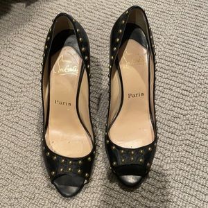CHRISTIAN LOUBOUTIN 37.5